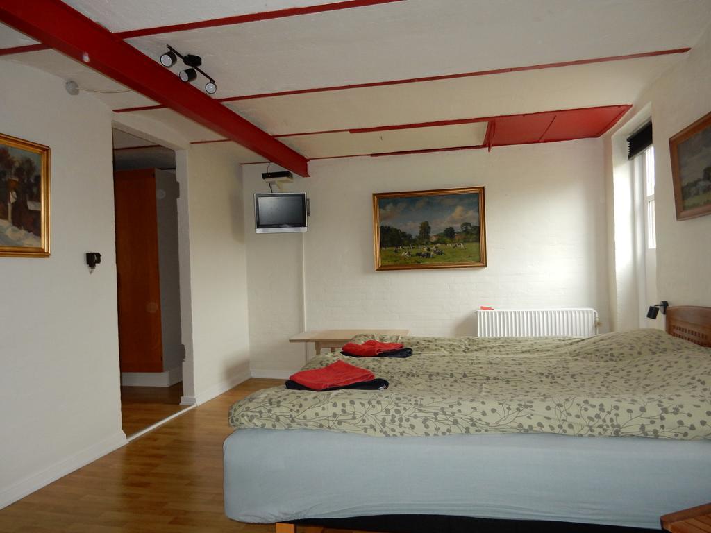 Den Gamle Kostald Bed & Breakfast Holsted Номер фото